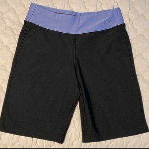 Nike Women’s Biker Shorts Small